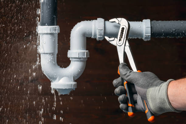 Professional Drain Cleaning technician working in Freehold, NY